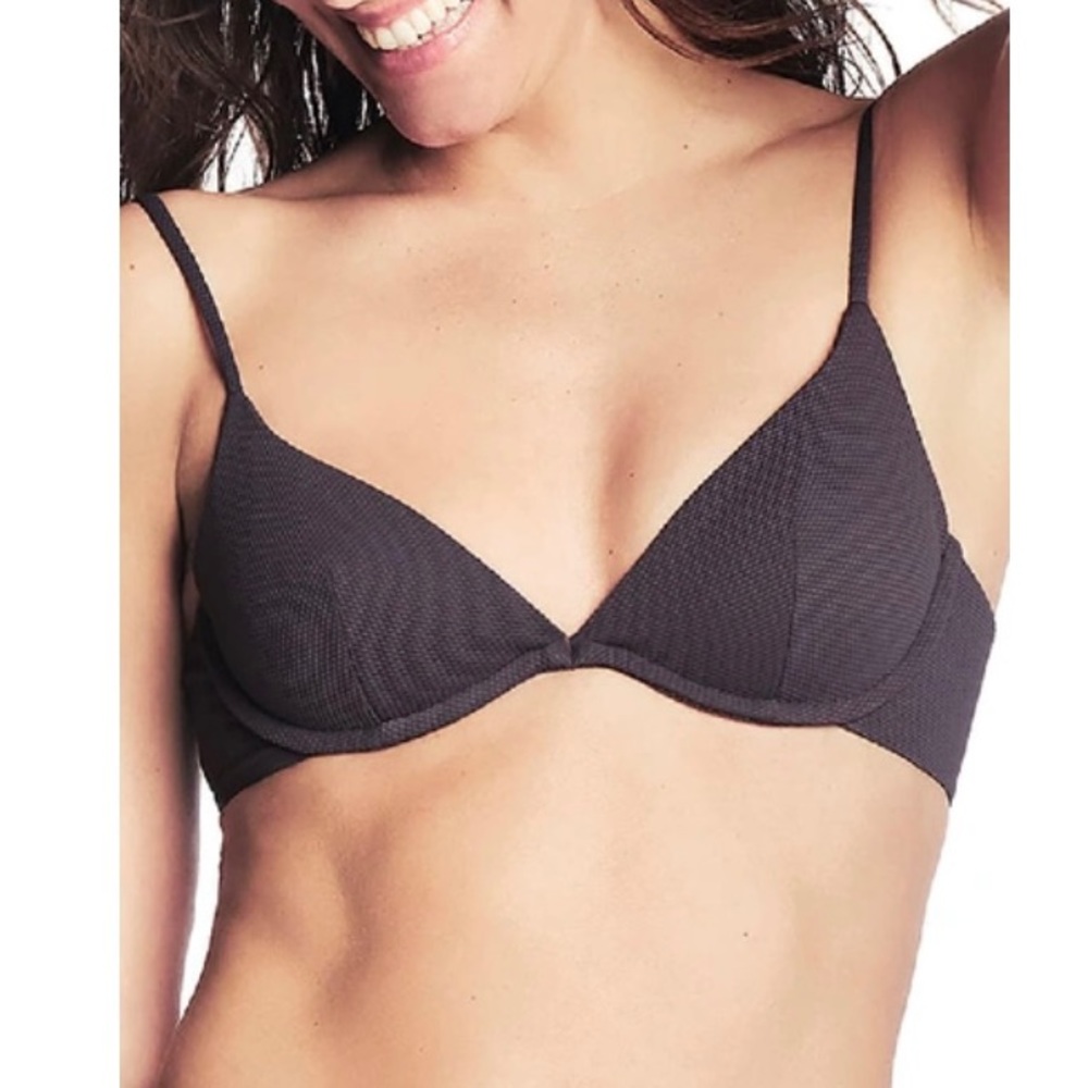 BNWT Maaji bikini top